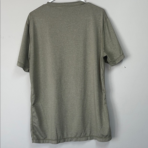 Vuori Green Tradewind Performance Short Sleeve T Shirt - Picture 4 of 4